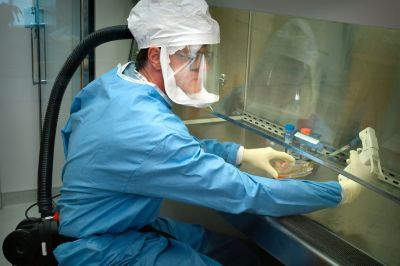 Евросоюз подписал контракт с AstraZeneca на поставку 300 млн доз вакцины против COVID-19 Евросоюз подписал контракт с AstraZeneca на поставку 300 млн доз вакцины против COVID-19