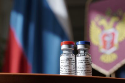 Мурашко назвал безосновательной критику российской вакцины от коронавируса Мурашко назвал безосновательной критику российской вакцины от коронавируса