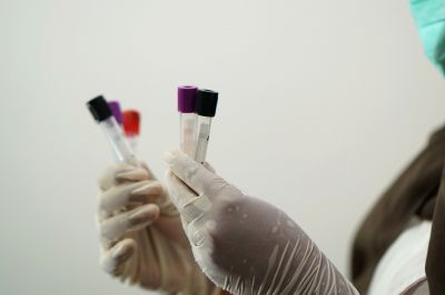Вакцины против COVID-19 сравнят в одной глобальной сети лабораторий Вакцины против COVID-19 сравнят в одной глобальной сети лабораторий