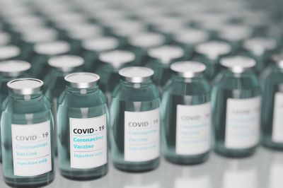 Эффективность вакцин против COVID-19 может снижаться вдвое через 250 дней Эффективность вакцин против COVID-19 может снижаться вдвое через 250 дней
