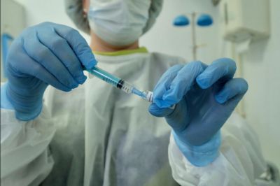 Максютов разъяснил необходимость создания вакцины «ЭпиВакКорона-Н» Максютов разъяснил необходимость создания вакцины «ЭпиВакКорона-Н»