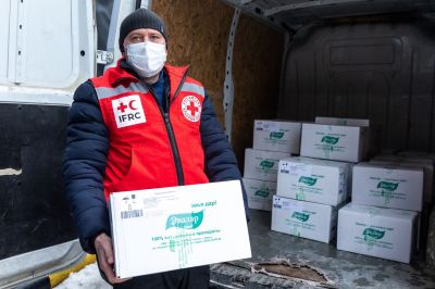 Компания &laquo;Эвалар&raquo; передала Российскому Красному Кресту партию витамина D3