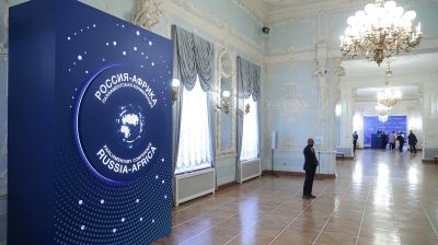 В Госдуме сообщили о готовности помочь построить фармзаводы в Африке В Госдуме сообщили о готовности помочь построить фармзаводы в Африке