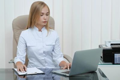 Женщин на вакансию маркетолога в медицине и фармацевтике приглашали чаще мужчин Женщин на вакансию маркетолога в медицине и фармацевтике приглашали чаще мужчин