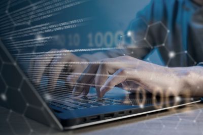 Минцифры сообщило о работе по импортозамещению ПО в сфере фармацевтики Минцифры сообщило о работе по импортозамещению ПО в сфере фармацевтики