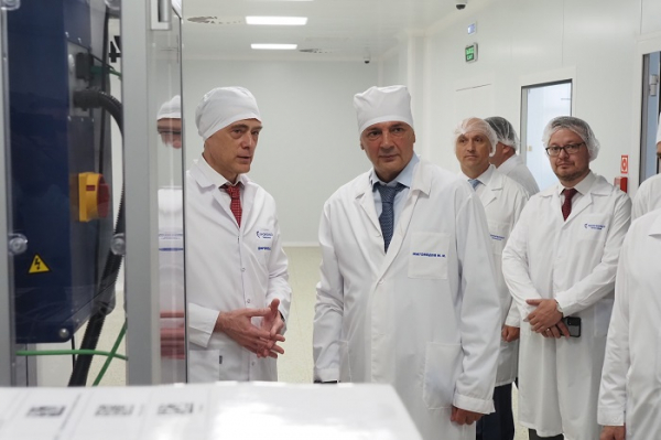 Заместитель руководителя АП России Магомедсалам Магомедов посетил завод &laquo;Биохимик&raquo;
