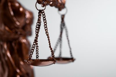 Главврача брянского онкодиспансера признали виновным в получении взятки от поставщика Главврача брянского онкодиспансера признали виновным в получении взятки от поставщика