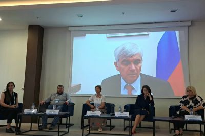 Депутат Петров предложил прокуратуре не тратить время на проверки аптек Депутат Петров предложил прокуратуре не тратить время на проверки аптек