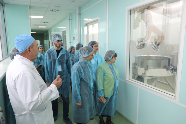 Фармацевты крупнейших аптечных сетей посетили производство компании &laquo;Эвалар&raquo;