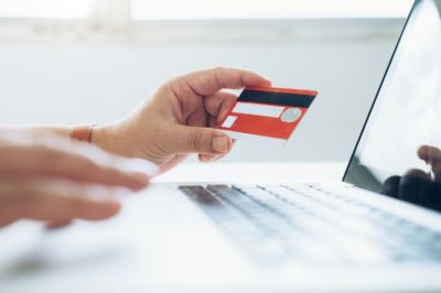 За 11 месяцев 2023 года продажи безрецептурных препаратов на маркетплейсах удвоились