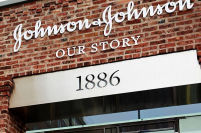 Чистая прибыль J&J в чертвертом квартале выросла на 28%