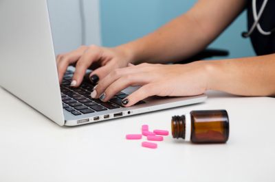 Число пользователей интернет-аптек за год выросло на 42%