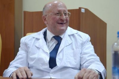 Гинцбург считает экономию на очистке причиной проблем с вакциной AstraZeneca