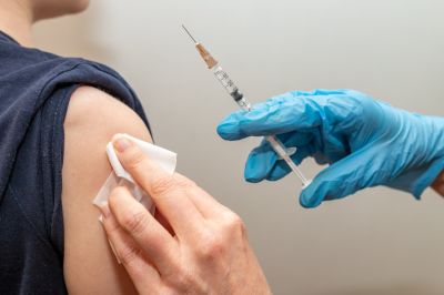 Испытание новой вакцины от туберкулеза на добровольцах проведут в 2025 году Испытание новой вакцины от туберкулеза на добровольцах проведут в 2025 году