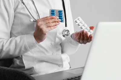Глава медорганизации призвала FDA отозвать 400 лекарств с данными исследований из Индии Глава медорганизации призвала FDA отозвать 400 лекарств с данными исследований из Индии