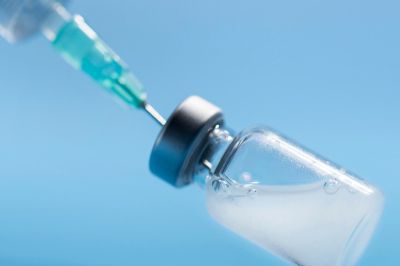 FDA обязало GSK и Pfizer указывать риск развития синдрома Гийена &mdash; Барре на вакцинах от РСВ