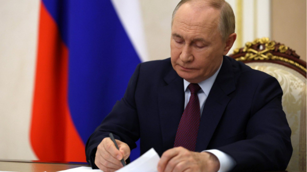 Президент РФ подписал закон о продлении ввоза лекарств в иностранной упаковке Президент РФ подписал закон о продлении ввоза лекарств в иностранной упаковке
