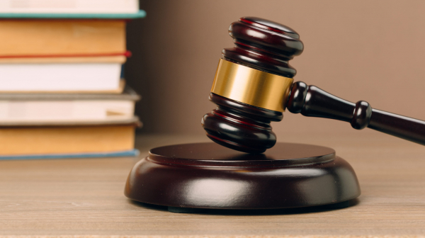 Суд приступает к рассмотрению уголовного дела о даче взятки чиновнику Минздрава РФ